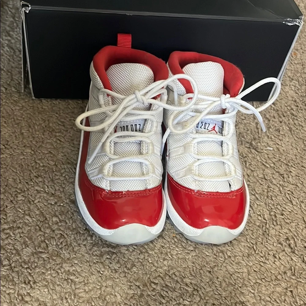 Jordan Kids White and Red Retro Low-Top Sneakers
